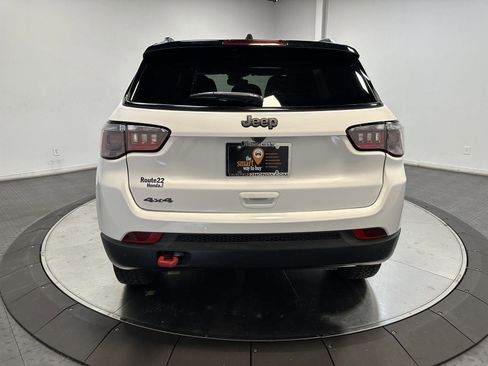 Used 2025 Jeep Compass Trailhawk AWD/4WD image 11