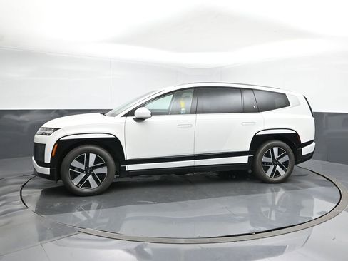 New 2026 Hyundai Ioniq 9 SEL image 2