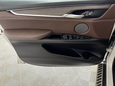 Used 2018 BMW X5 xDrive40e image 9