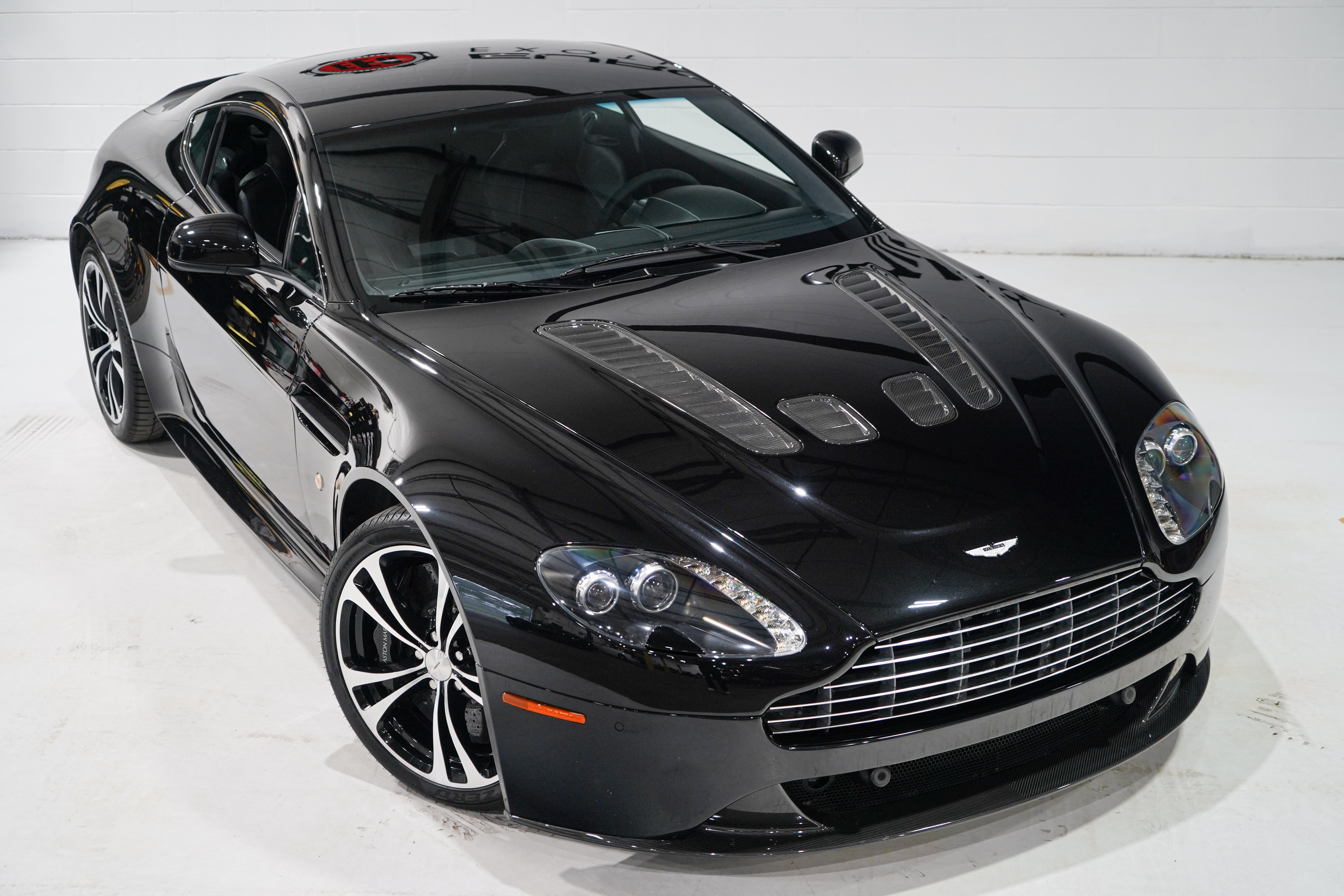 Used 2011 Aston Martin V12 Vantage Carbon Black RWD image 27