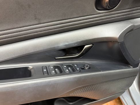 Used 2025 Hyundai Elantra Sport image 19