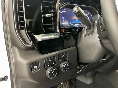 Certified 2025 Chevrolet Silverado 1500 LT image 25
