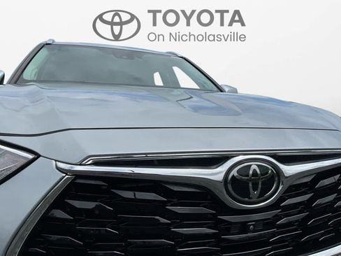 Used 2023 Toyota Highlander Limited AWD/4WD image 17