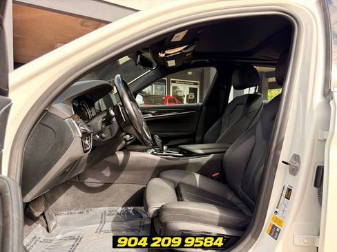 Used 2018 BMW 530e RWD image 26