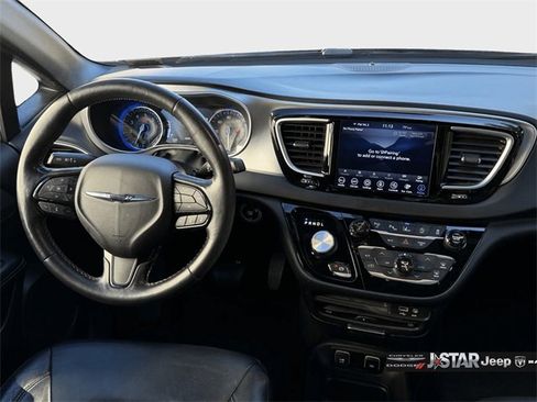 Used 2019 Chrysler Pacifica Touring-L Plus w/ Advanced Safetytec Group image 11