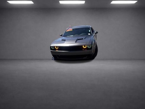 Used 2017 Dodge Challenger R/T RWD image 29