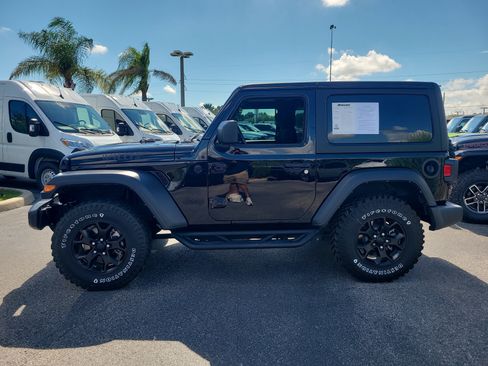 Used 2022 Jeep Wrangler Sport AWD/4WD image 7