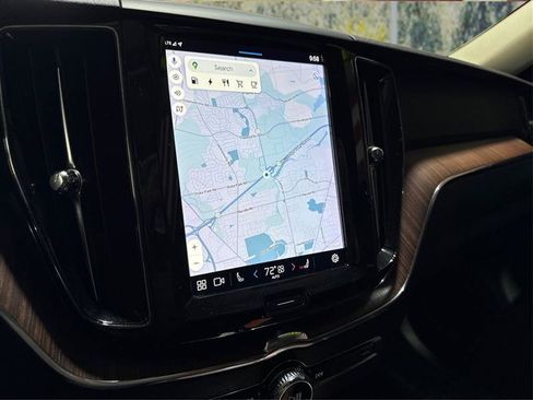 Used 2023 Volvo XC60 T8 Plus image 24