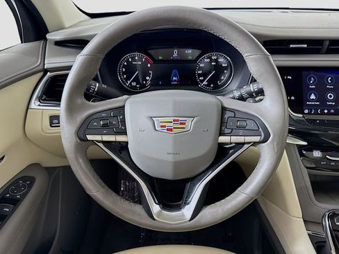 Used 2021 Cadillac XT6 Premium Luxury image 11
