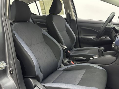 Used 2023 Nissan Versa SV image 33