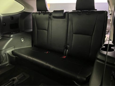 Used 2022 Toyota Highlander XLE AWD/4WD image 26