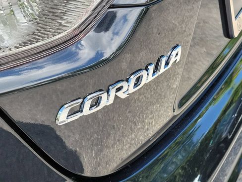 Used 2022 Toyota Corolla LE FWD image 5