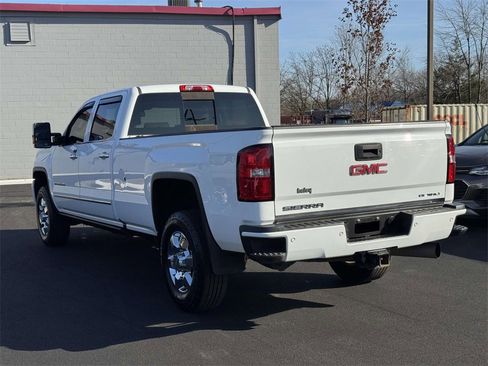 Used 2019 GMC Sierra 3500 Denali w/ Duramax Plus Package image 23