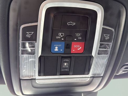 Used 2023 RAM 1500 Laramie AWD/4WD image 24
