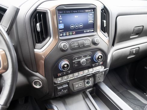 Used 2020 Chevrolet Silverado 3500 High Country w/ Technology Package image 3