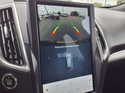 Used 2022 Ford Edge Titanium w/ Equipment Group 301A image 9