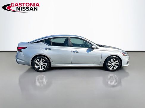 Used 2022 Nissan Altima 2.5 S image 10