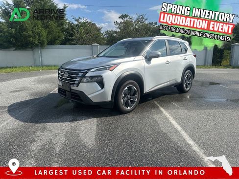 Used 2025 Nissan Rogue SV image 1