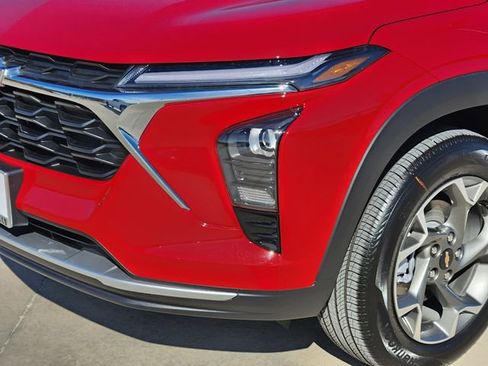 New 2026 Chevrolet Trax LT w/ Driver Confidence Package FWD image 7