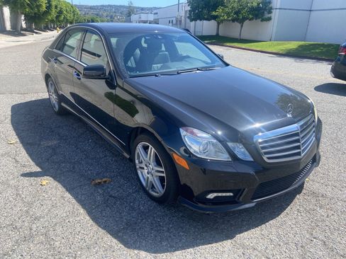 Used 2010 Mercedes-Benz E 550 Sedan image 4