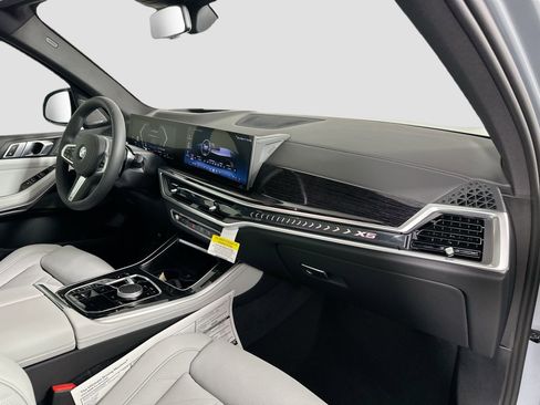 New 2026 BMW X5 xDrive40i w/ M Sport Package image 30