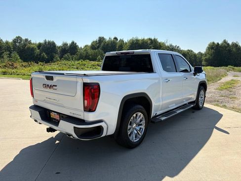 Used 2024 GMC Sierra 1500 Denali w/ Technology Package AWD/4WD image 9