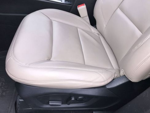 Used 2023 Ford Explorer XLT w/ Equipment Group 202A image 12