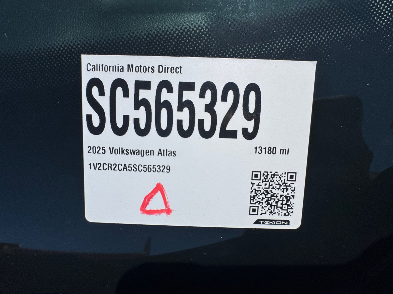Used 2025 Volkswagen Atlas Peak Edition SE AWD/4WD image 21