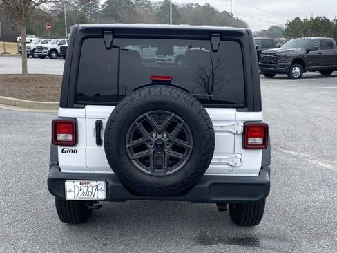 Used 2024 Jeep Wrangler Sport S image 5