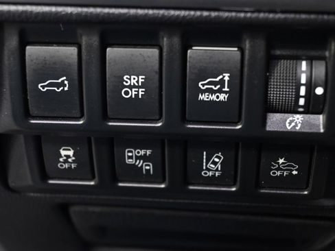 Used 2017 Subaru Outback 2.5i Limited AWD/4WD image 25