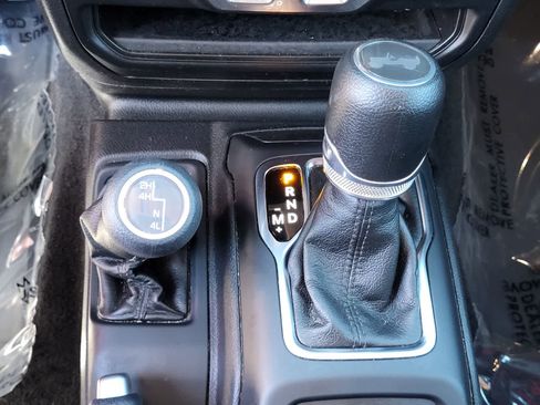 Used 2022 Jeep Wrangler Sport AWD/4WD image 21