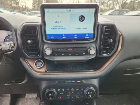 Used 2021 Ford Bronco Sport Outer Banks w/ Outer Banks Package (96D) image 9