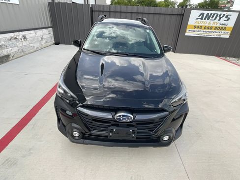 Used 2025 Subaru Outback Premium AWD/4WD image 4