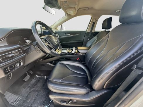 Used 2023 Lincoln Nautilus AWD w/ Premium Package image 18