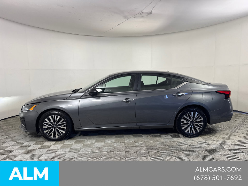 Used 2025 Nissan Altima 2.5 SV FWD image 10