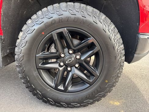 Used 2019 Chevrolet Silverado 1500 LT Trail Boss image 12