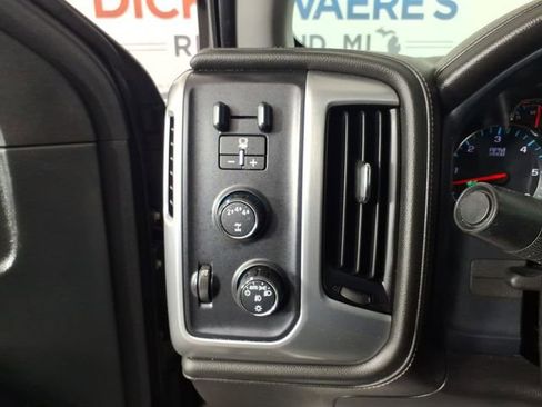 Used 2017 GMC Sierra 2500 SLE w/ HD SLE Preferred Plus Package AWD/4WD image 16