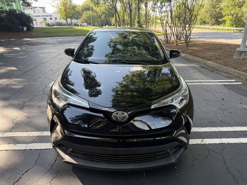 Used 2019 Toyota C-HR LE FWD image 2