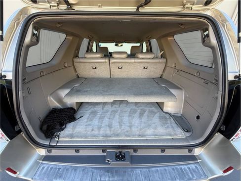 Used 2005 Toyota 4Runner SR5 RWD image 18