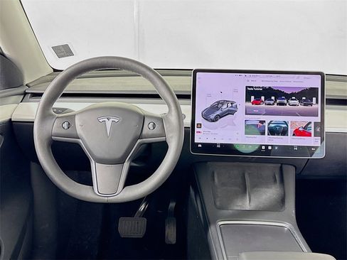 Used 2023 Tesla Model Y Long Range image 13