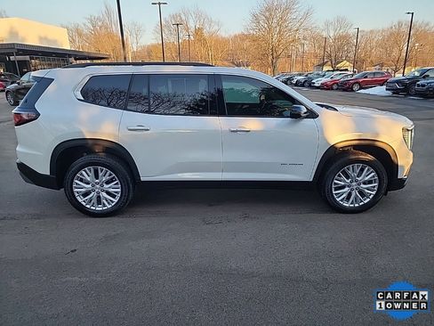 Used 2024 GMC Acadia Elevation w/ Luxury Package image 4