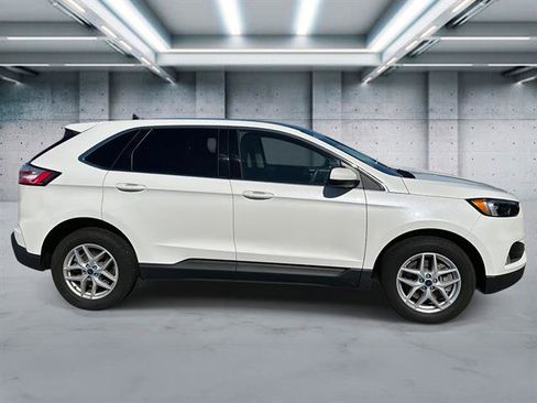 Used 2022 Ford Edge SEL w/ Convenience Package image 3
