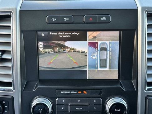 Used 2015 Ford F150 Platinum w/ Equipment Group 701A Luxury image 28