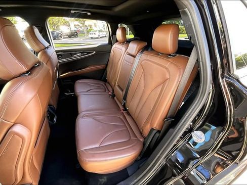 Used 2022 Lincoln Nautilus Reserve AWD/4WD image 25