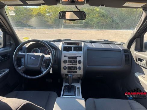 Used 2010 Ford Escape XLT image 23