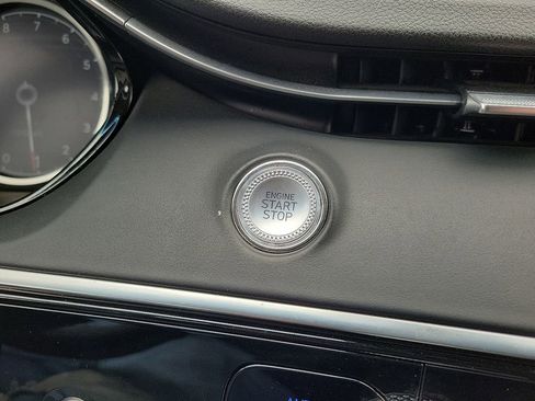 Used 2025 Genesis GV70 2.5T image 18