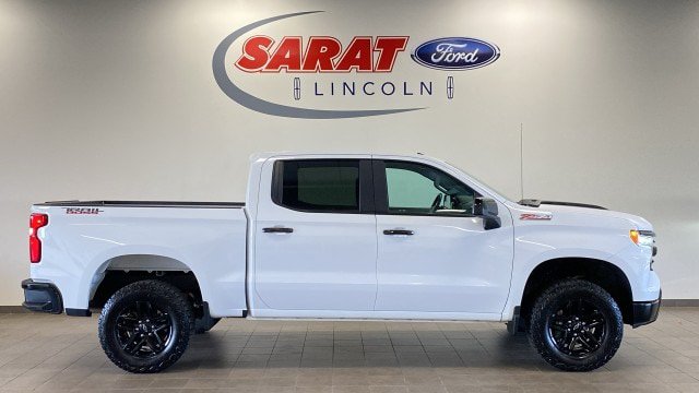 Used 2024 Chevrolet Silverado 1500 LT Trail Boss w/ Convenience Package II AWD/4WD image 1