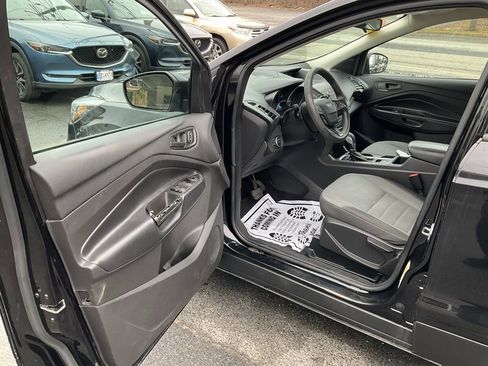 Used 2019 Ford Escape S image 17