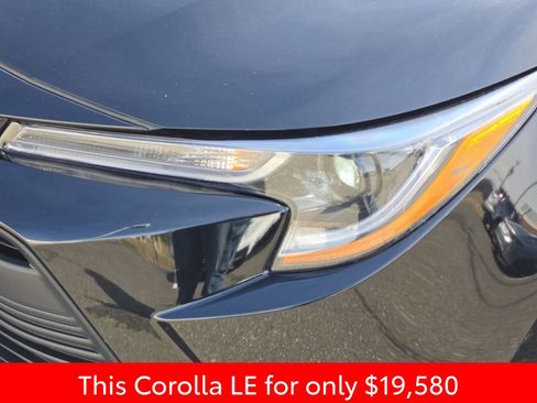 Used 2025 Toyota Corolla LE image 36
