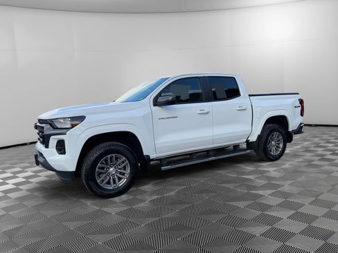 Used 2024 Chevrolet Colorado LT w/ LT Convenience Package II image 3